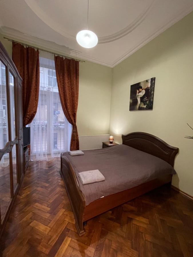 3 Rooms Apartments In The City Centr Lviv Exterior photo