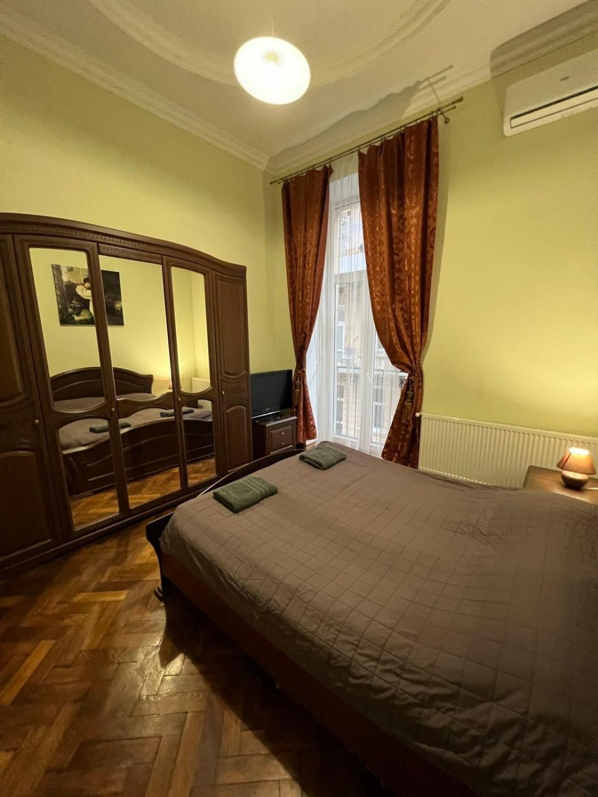 3 Rooms Apartments In The City Centr Lviv Exterior photo
