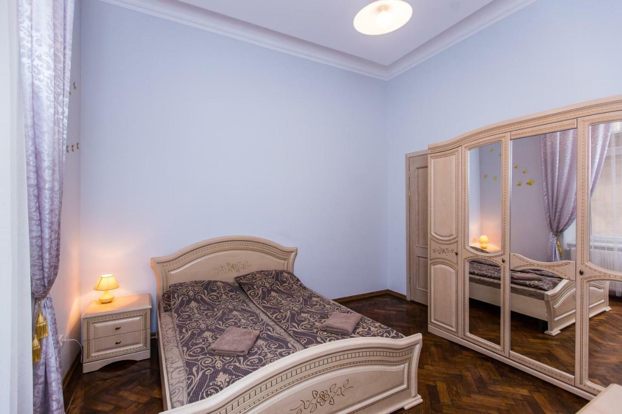 3 Rooms Apartments In The City Centr Lviv Exterior photo