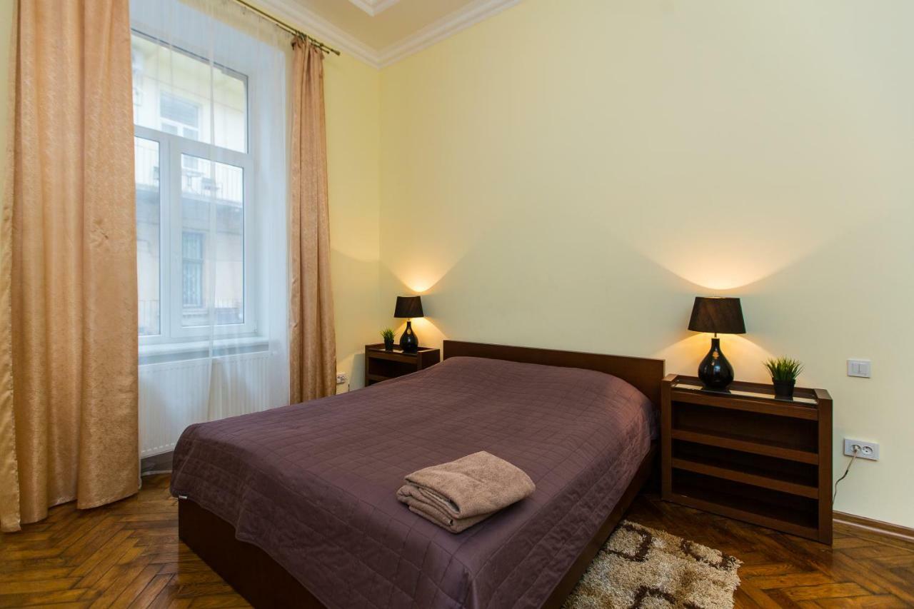 3 Rooms Apartments In The City Centr Lviv Exterior photo