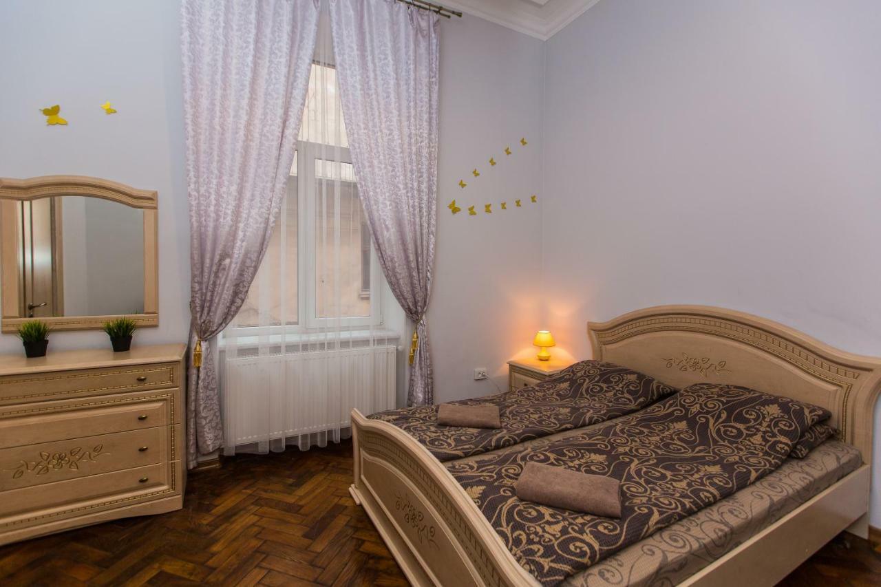 3 Rooms Apartments In The City Centr Lviv Exterior photo