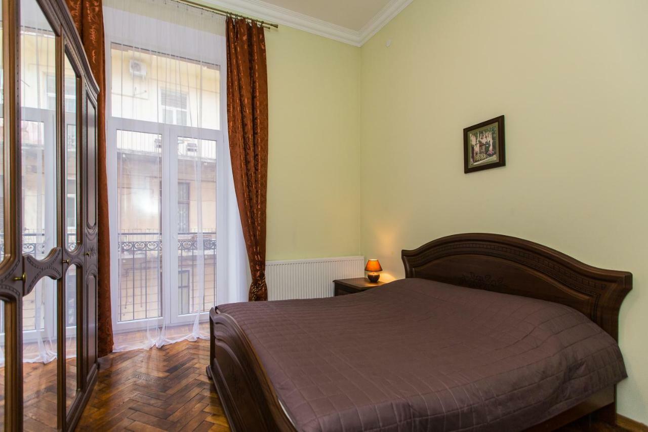 3 Rooms Apartments In The City Centr Lviv Exterior photo