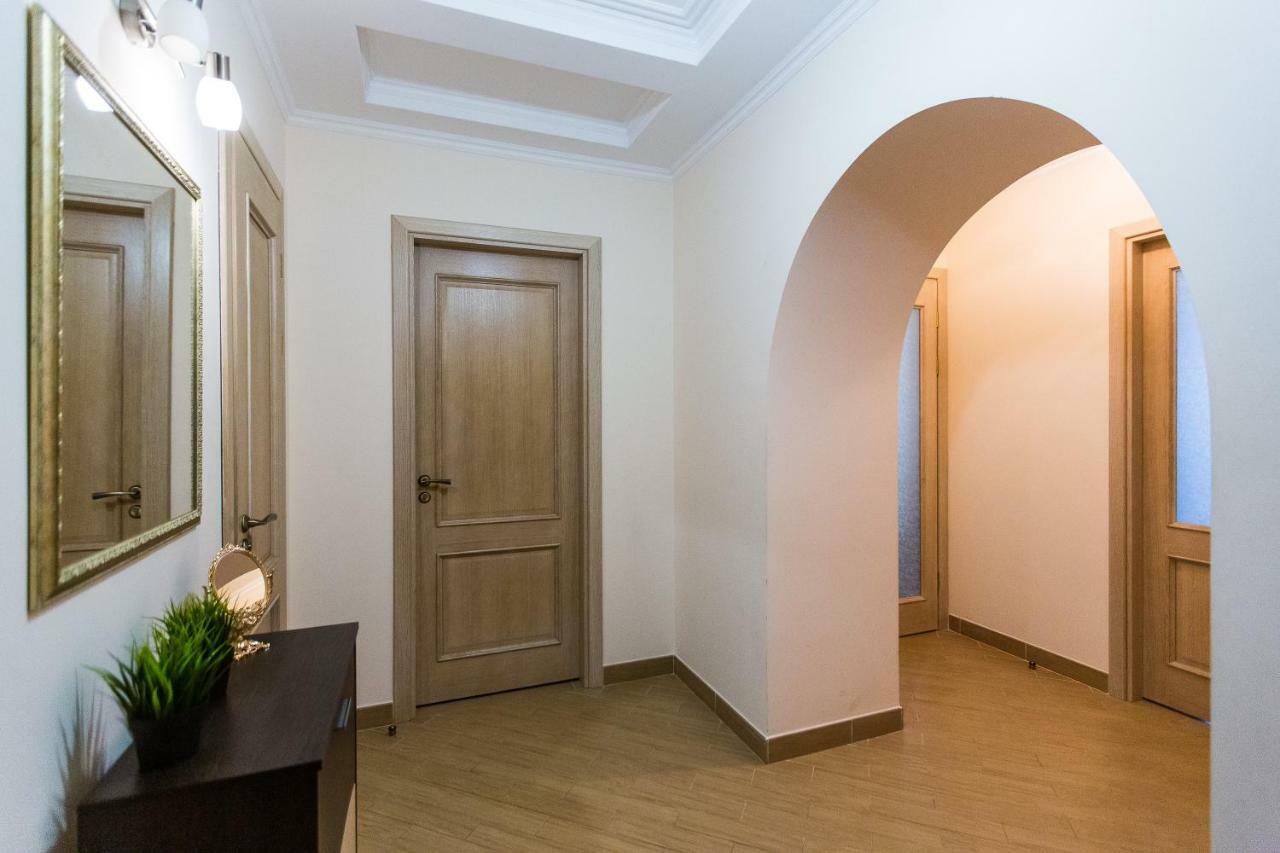 3 Rooms Apartments In The City Centr Lviv Exterior photo