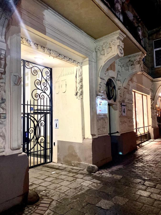 3 Rooms Apartments In The City Centr Lviv Exterior photo